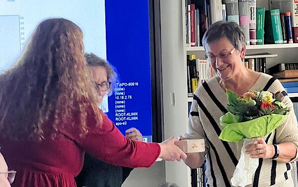 Elke Aryeequaye und Frau Sabine Uecker (Gedächtnistrainerin)