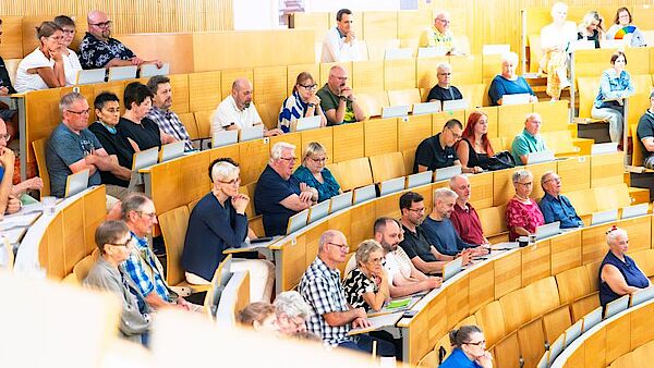 gut Besuchter Hörsaal